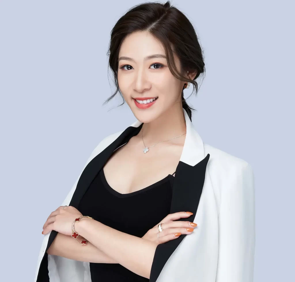 Silvy Wang - Canadian Immigration Consultant
